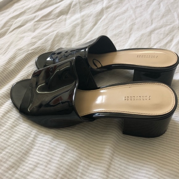 Patent leather mules - Picture 3 of 5